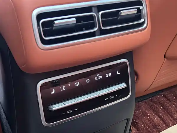 Li Auto L7 2023, фото 11