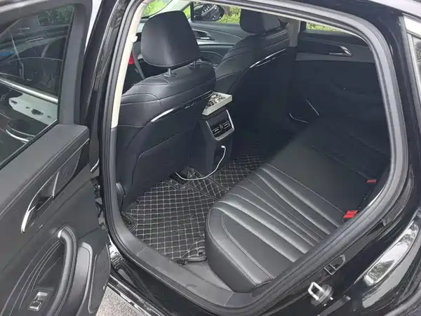 Hongqi H5 2023, фото 11