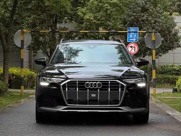 Audi A6 2022, фото 2