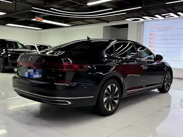 Volkswagen Passat 2023, фото 4