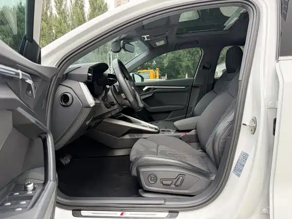 Audi A3 2023, фото 14