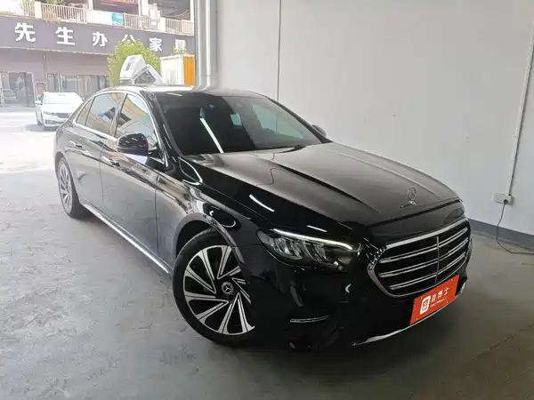 Mercedes-Benz E-Class 2024, фото 2