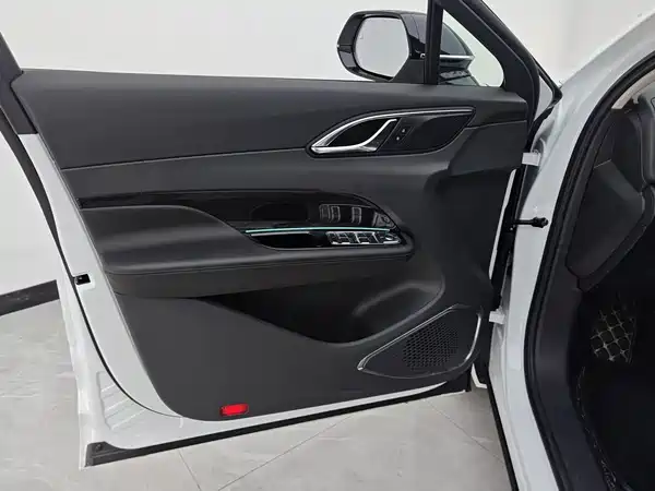 Hongqi HS3 2024, фото 6