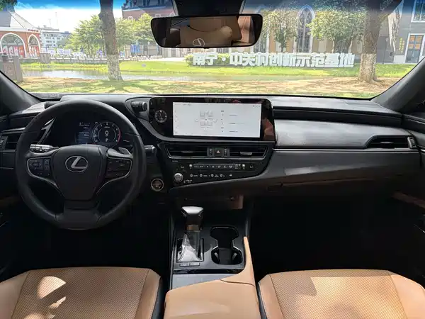 Lexus ES 2022, фото 23