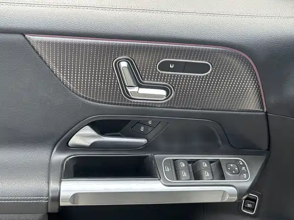 Mercedes-Benz EQB 2023, фото 17
