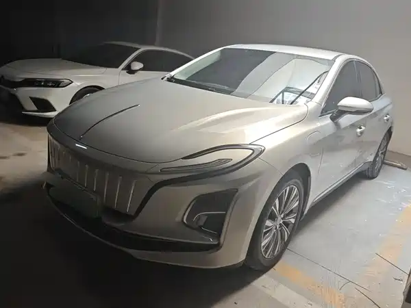 Hongqi E-QM5 2022