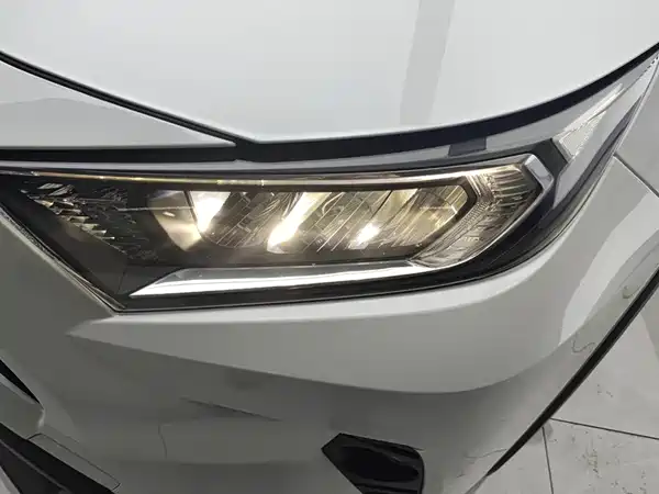 Toyota RAV4 2022, фото 5