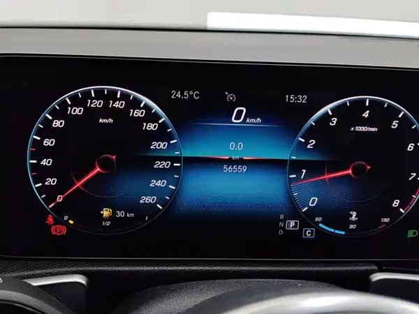 Mercedes-Benz GLB 2021, фото 14