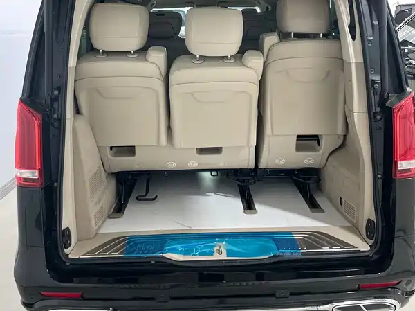 Mercedes-Benz V-Class 2022, фото 24
