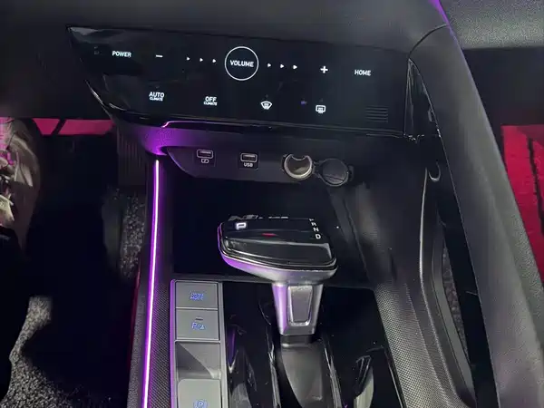 Hyundai Elantra 2022, фото 12
