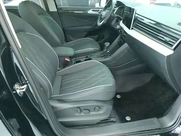 Volkswagen Tiguan L 2023, фото 24
