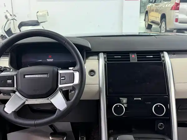 Land Rover Discovery 2024, фото 11
