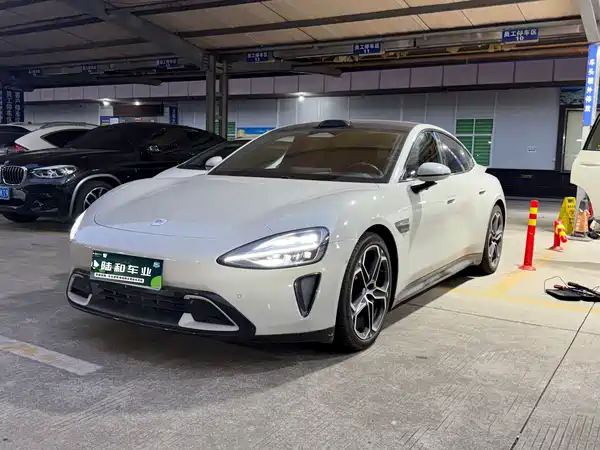 Xiaomi SU7 2024