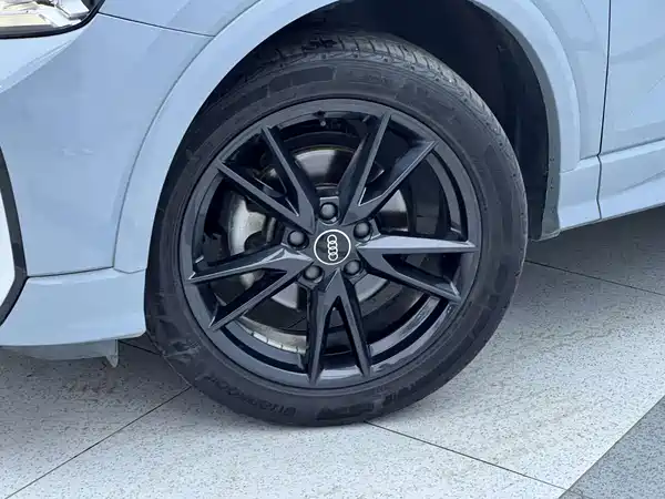 Audi Q2L 2022, фото 26