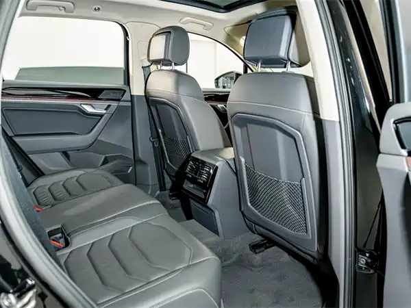 Volkswagen Touareg 2022, фото 24