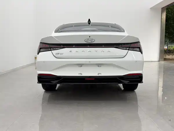 Hyundai Elantra 2022, фото 5