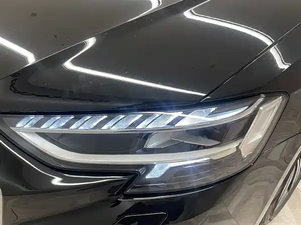 Audi A8 2023, фото 9