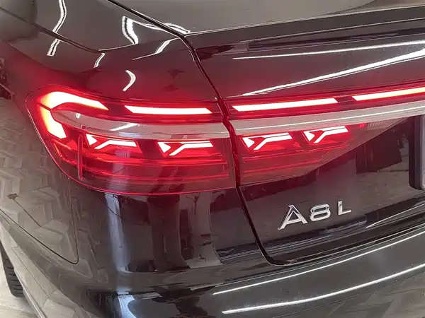 Audi A8 2023, фото 10