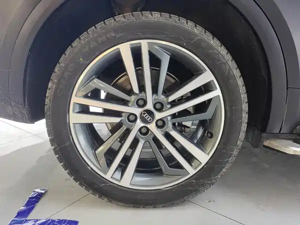 Audi Q5L 2023, фото 6