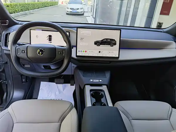 Volvo XC70 PHEV 2025, фото 10