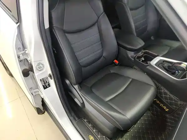 Toyota RAV4 2022, фото 24