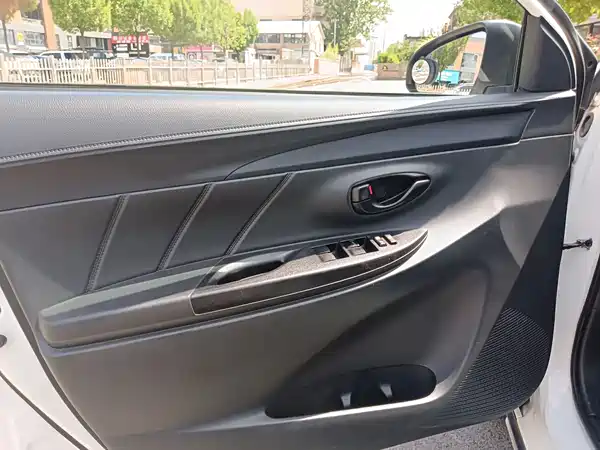 Toyota Yaris 2022, фото 13
