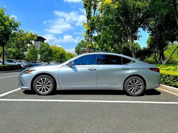 Lexus ES 2022, фото 3