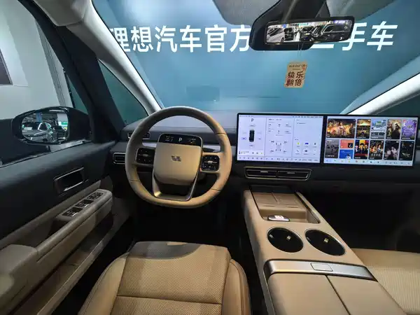 Li Auto MEGA 2025, фото 15
