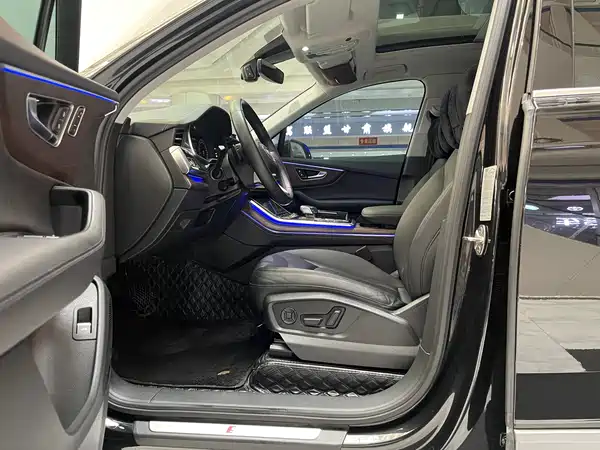 Audi Q7 2023, фото 7