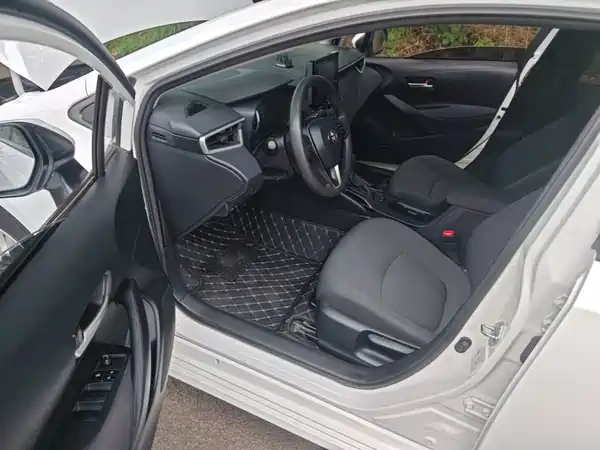 Toyota Corolla 2022, фото 11