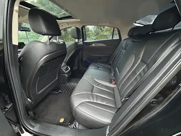 Hongqi H5 2022, фото 11
