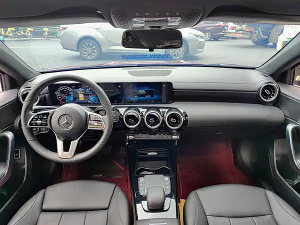 Mercedes-Benz A-Class 2022, фото 10
