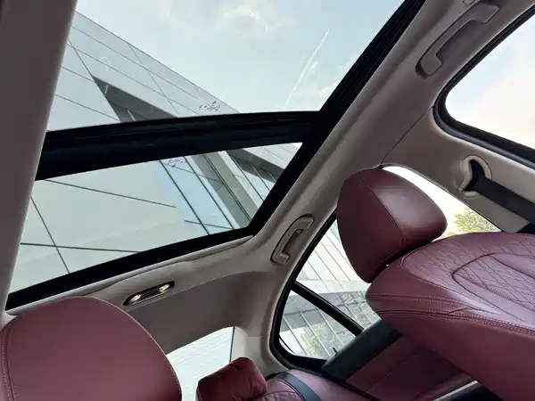 BMW 3 Series 2023, фото 9