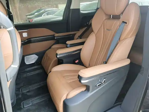 Hongqi HQ9 PHEV 2024, фото 17