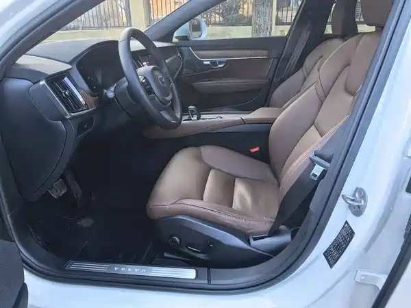 Volvo V90 2023, фото 10
