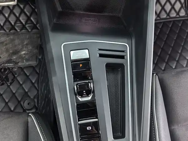 Volkswagen Golf 2023, фото 17