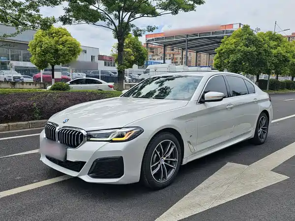 BMW 5 Series PHEV 2022