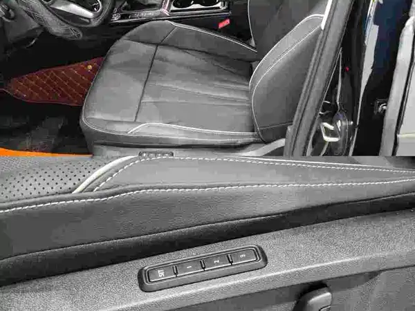 Volkswagen Passat 2024, фото 9
