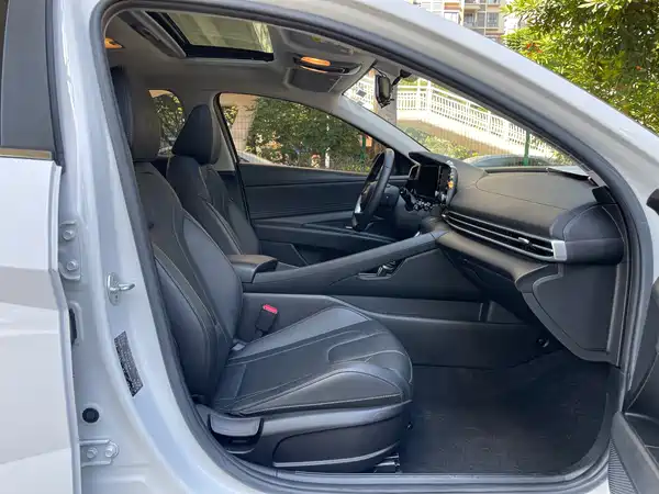 Hyundai Elantra 2022, фото 7