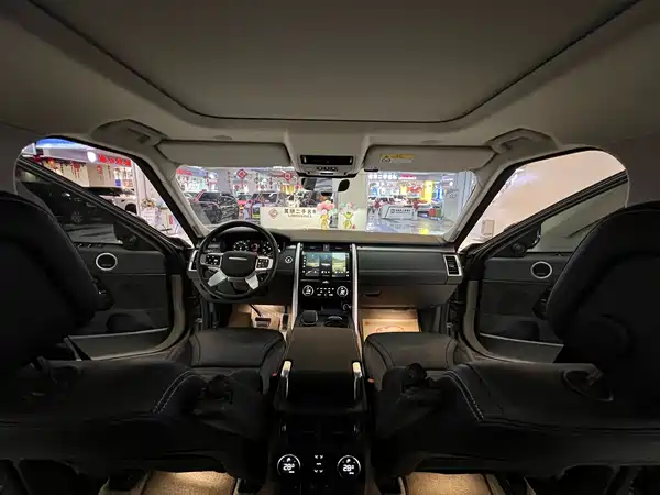 Land Rover Discovery 2023, фото 4