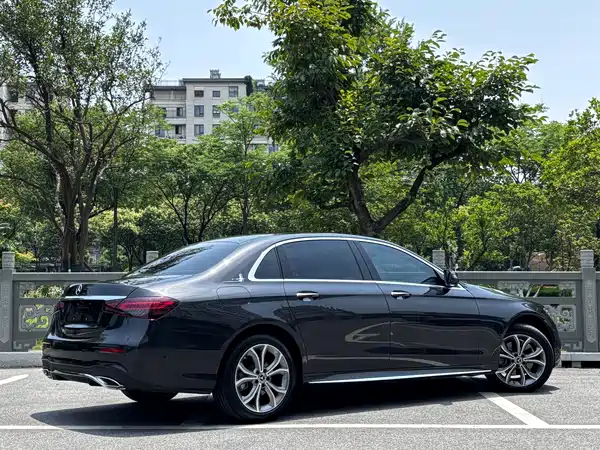 Mercedes-Benz E-Class 2022, фото 4
