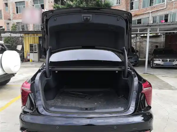 Hongqi H5 2024, фото 18