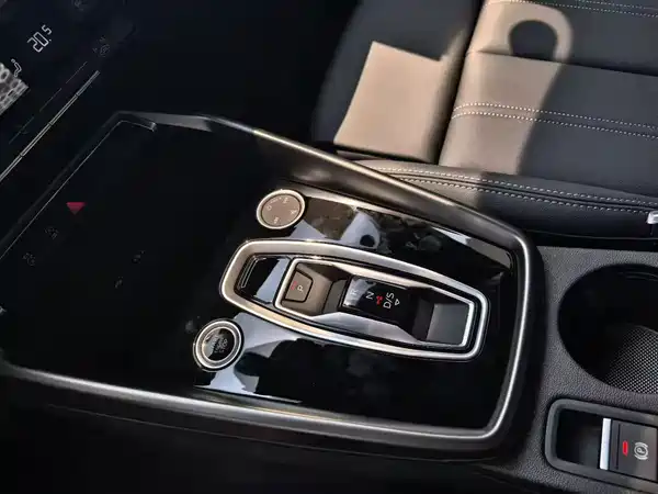 Audi A3 2025, фото 8