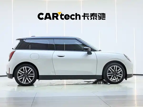 MINI Cooper SE 2024, фото 3