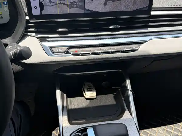 Geely Emgrand 2023, фото 11