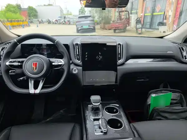 Hongqi HS3 PHEV 2025, фото 10