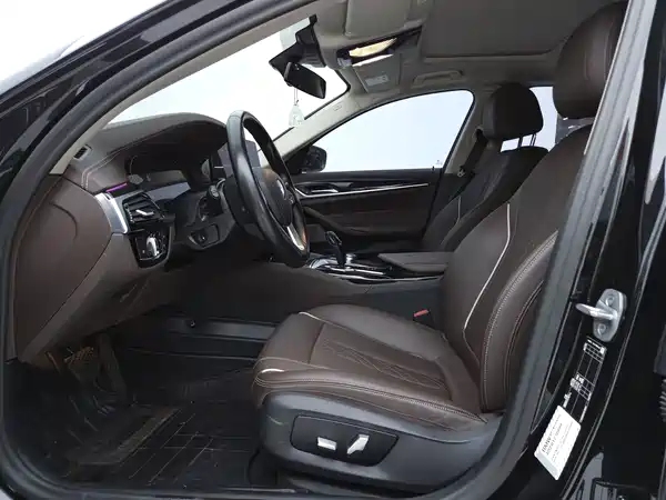 BMW 5 Series 2022, фото 9