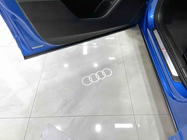 Audi Q2L 2022, фото 14