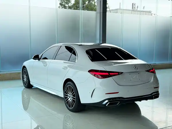 Mercedes-Benz C-Class 2025, фото 7