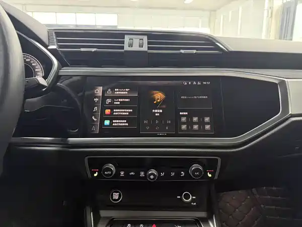 Audi Q3 2022, фото 6